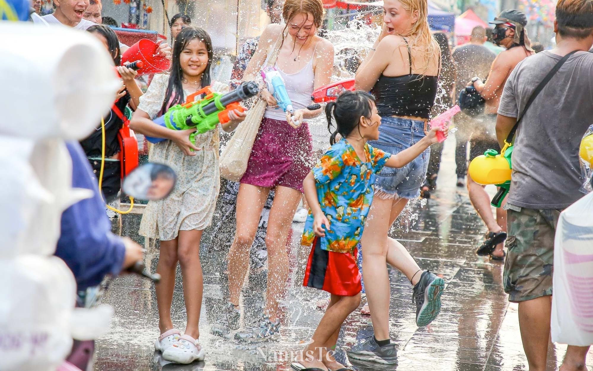 Fiesta del agua Songkran - Tailandia 2567